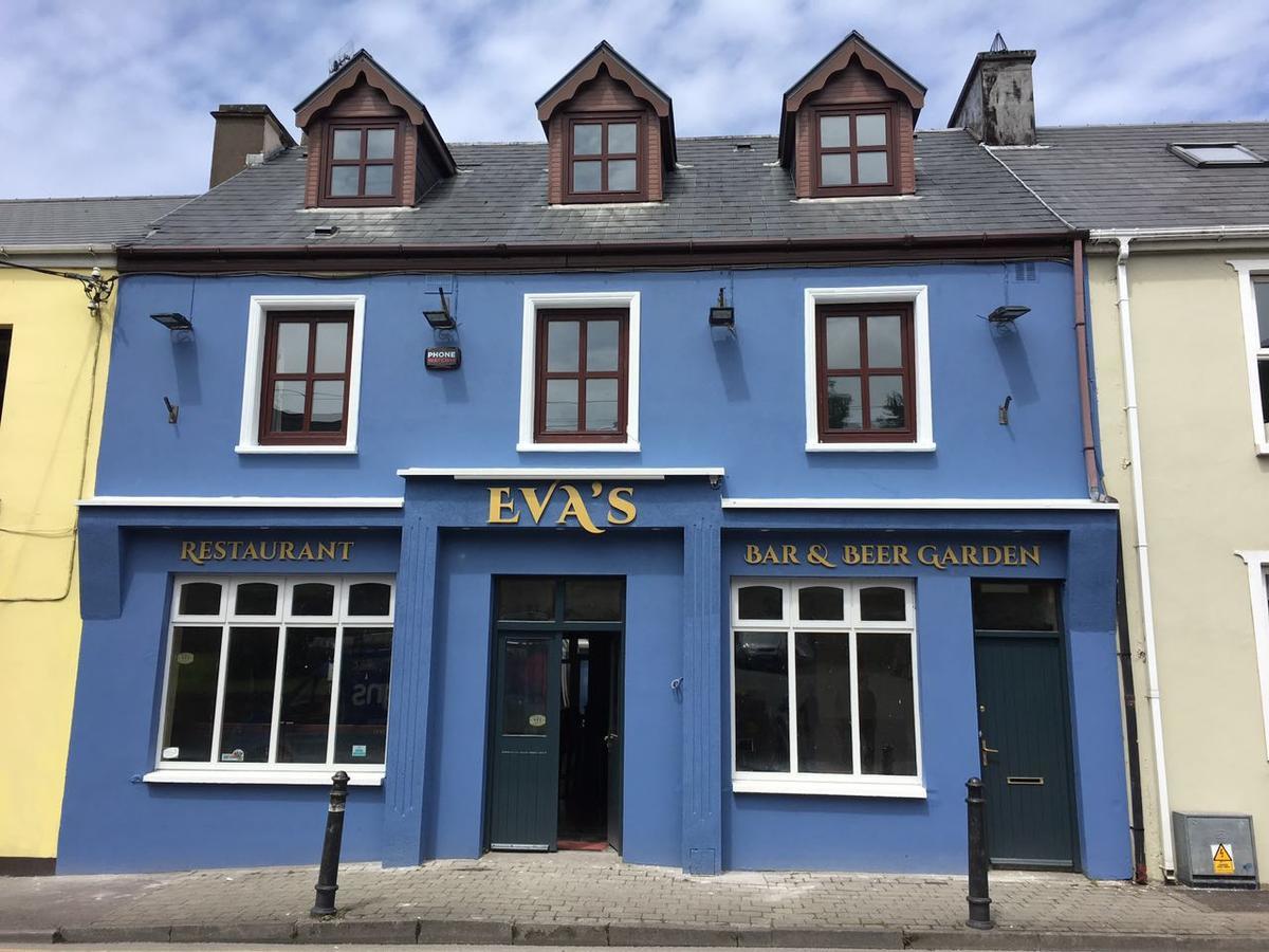 Eva'S Bar & Restraurant & B&B Cahersiveen Exterior photo